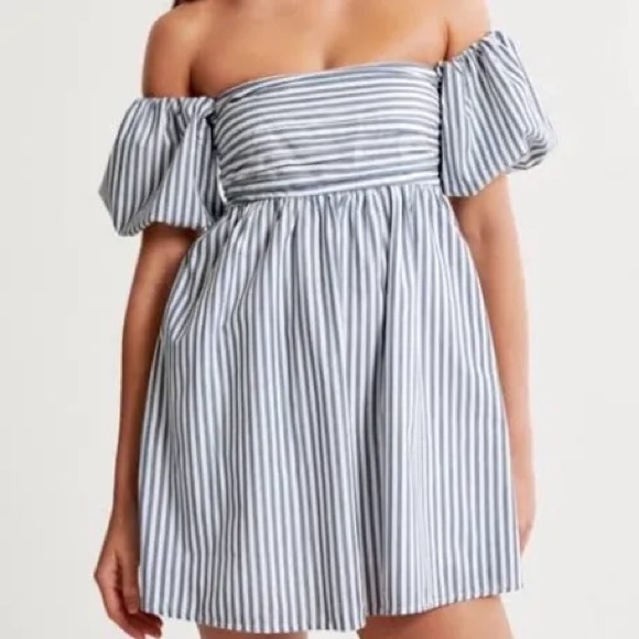 Abercrombie & Fitch Dresses & Skirts - Abercrombie & Fitch Blue and White Striped Mini Dress